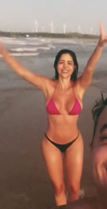 Naira avila image