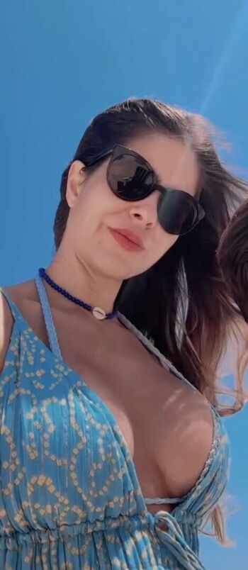 Naira avila image