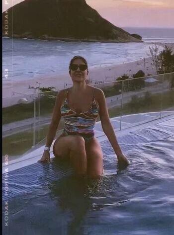Naira avila image