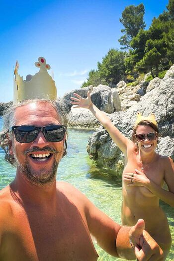 Naked wanderings image