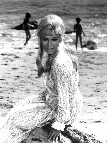 Nancy sinatra image