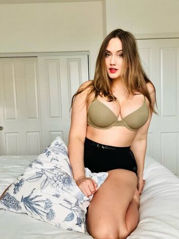 Naomi kyle image