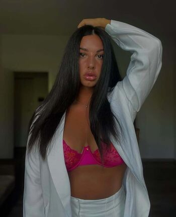 Naomi schillaci image