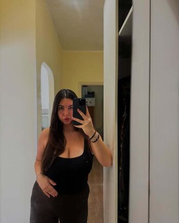 Naomi schillaci image