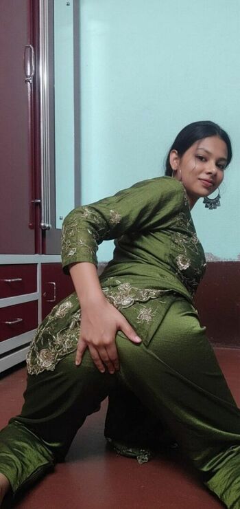 Nargis khatun image