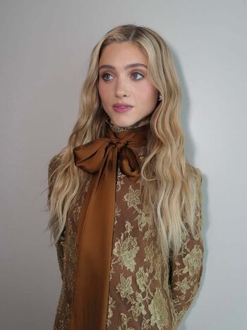 Natalia dyer image