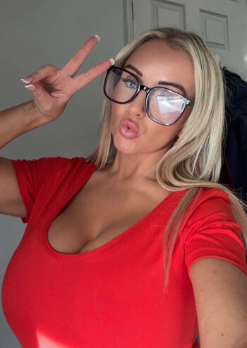 Natalie cooks image