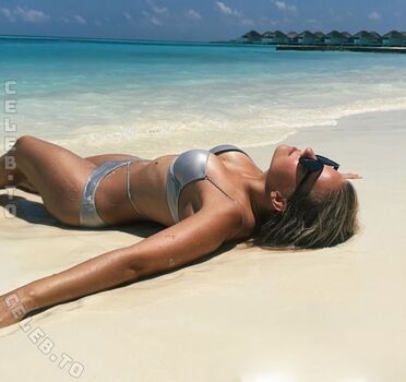 Natalie holzner image