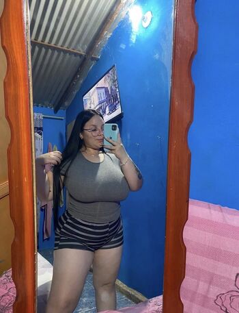 Nataly riveros image