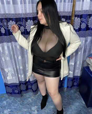 Nataly riveros image