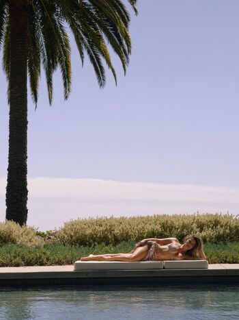 Natasha oakley image
