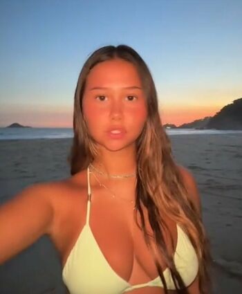 Nathalia costa image