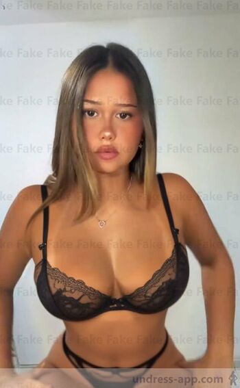 Nathalia costa image