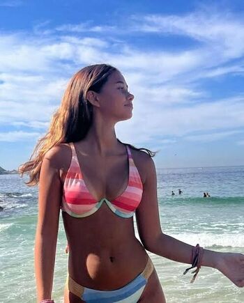 Nathalia costa image