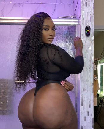 Nathalia domingos image