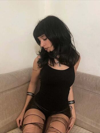 nayyoushaa-diiorcuts-g59nai