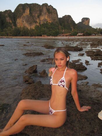 Neekaxox image