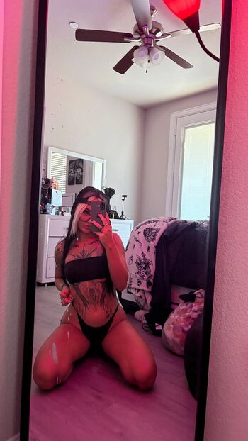 Nevaeh velez image