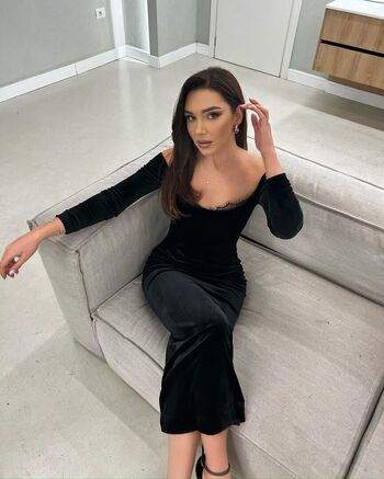 Nevina shtylla image