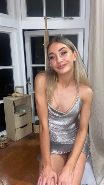 New zealand girls image