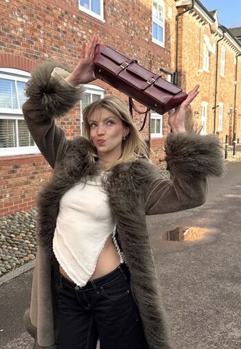 Niamh adkins image