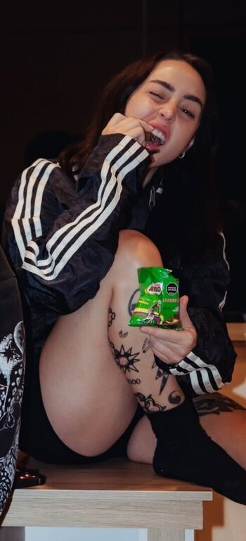 Nicki nicole image