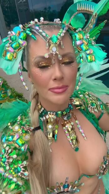 Nicole Arbour