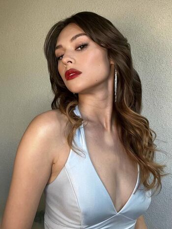 Nicole maines image