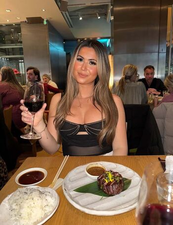 Nicole philipsz image