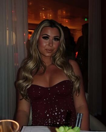 Nicole philipsz image