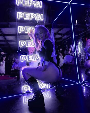 Nicole sagitario image