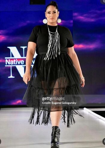 Nikki apostolou image