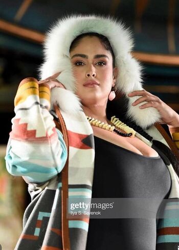 Nikki apostolou image
