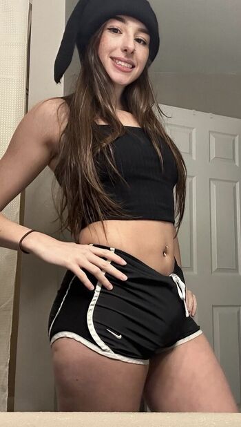 Nikki frost image