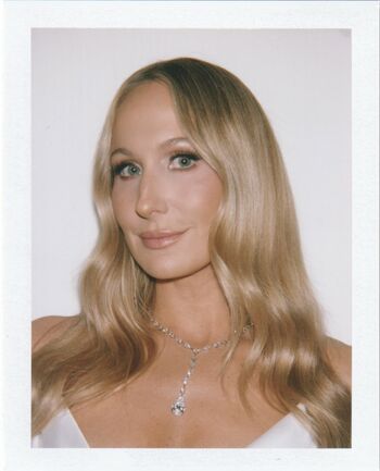 Nikki glaser image