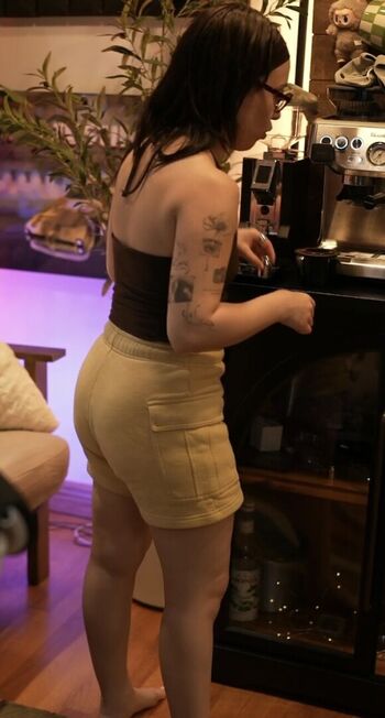 Nikkijustine image