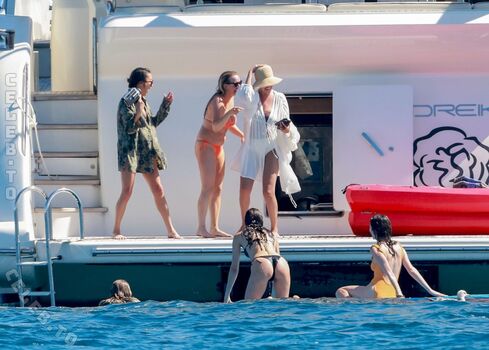 Nina dobrev page 5 image