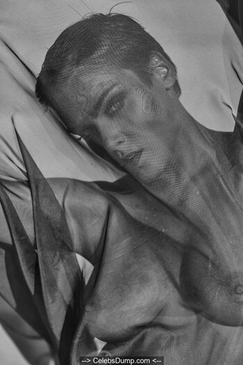 Nina thoms image