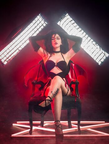 Nire02 cosplay image