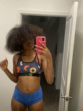 Niyah denae image
