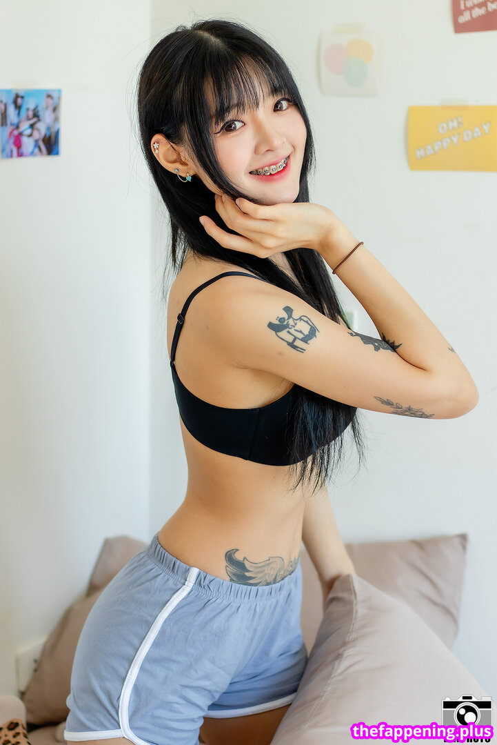 https: / nnewys Foto OnlyFans Nuda #18