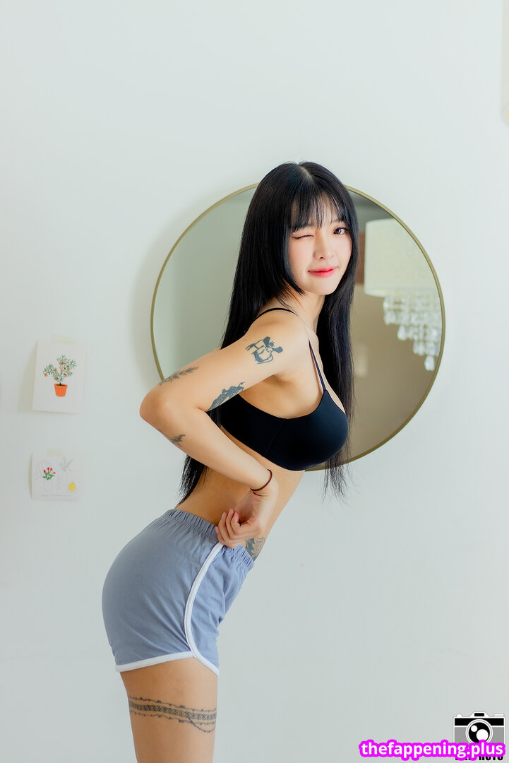 https: / nnewys Nahá OnlyFans fotografie #23