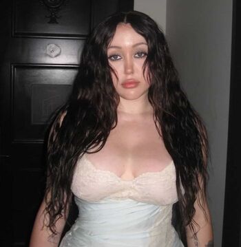 Noah cyrus image