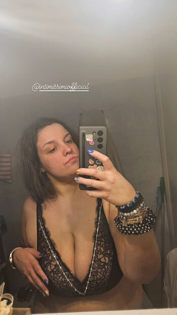 Noemi image