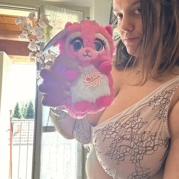 Noemi image