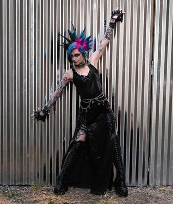 Noteasybeinwheezy 1 image