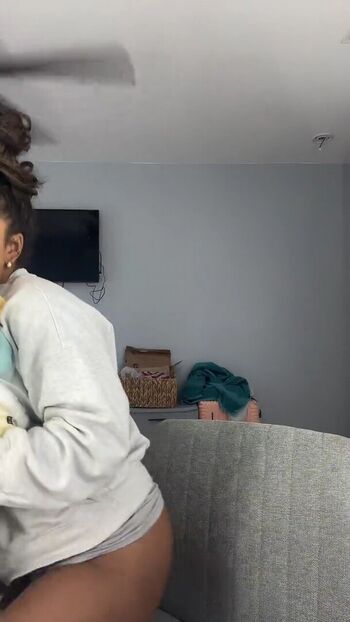 Official sianna image