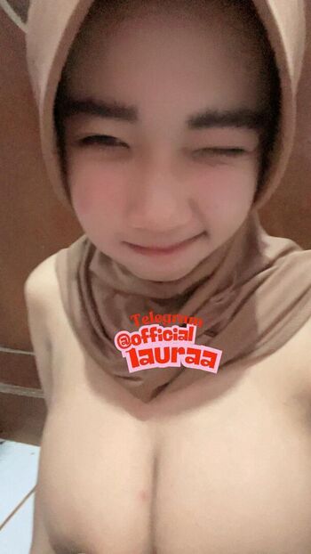 Official1auraa image