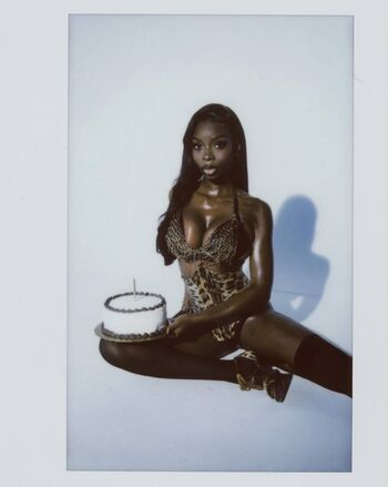 Olandria carthen image