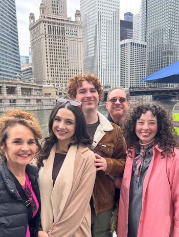 Olivia delaurentis image